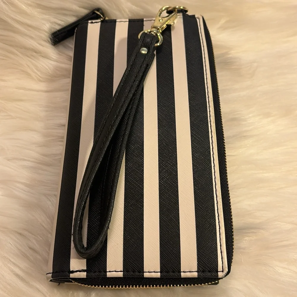 Disney Parks Minnie Mouse Wallet/Wristlet Clutch Zip Around with Wrist Strap
